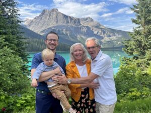 Family a Emerald Lake 2023